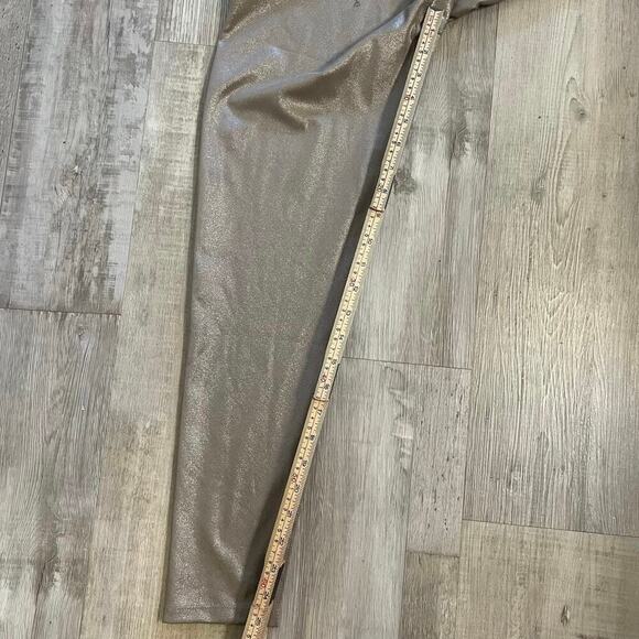 NWT NANETTE NANETTE LEPORE Metallic Yoga Leggings size Large 7/8 compression - Picture 7 of 13